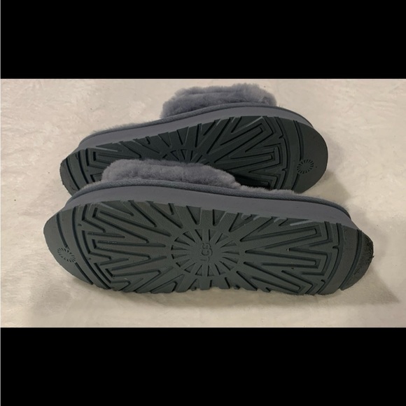 Ugg slippers size W-9 - Picture 3 of 6